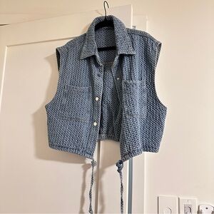 Textured Cropped Vest in Dusty Blue